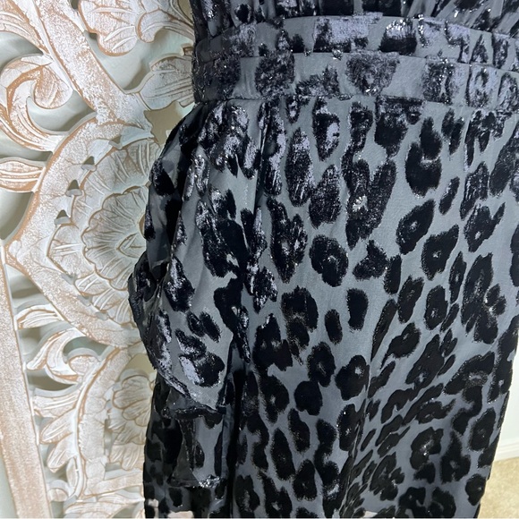 NWT Express Black Sheath Velvet Animal Print Textured Shimmer Dress Sz M - Picture 5 of 9